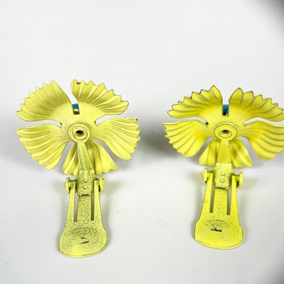 Vintage Yellow Flower Power Enamel Metal Clip-On Earrings Blue Centers Groovy - Picture 5 of 5